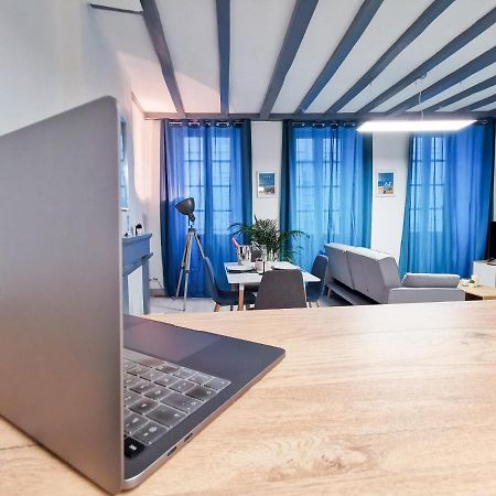 Appartement Ma Douce Charente - Superbe T3 Design et Fonctionnel - Hyper Centre à Saintes Esterno foto