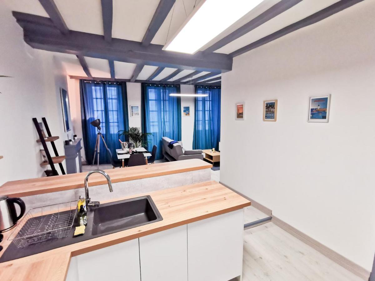 Appartement Ma Douce Charente - Superbe T3 Design et Fonctionnel - Hyper Centre à Saintes Esterno foto