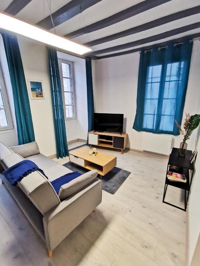 Appartement Ma Douce Charente - Superbe T3 Design et Fonctionnel - Hyper Centre à Saintes Esterno foto