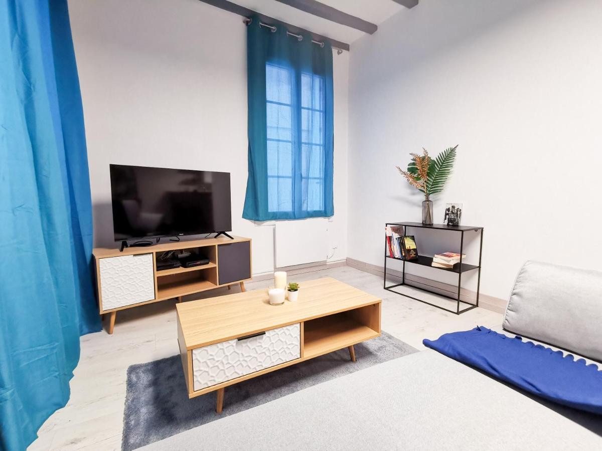 Appartement Ma Douce Charente - Superbe T3 Design et Fonctionnel - Hyper Centre à Saintes Esterno foto
