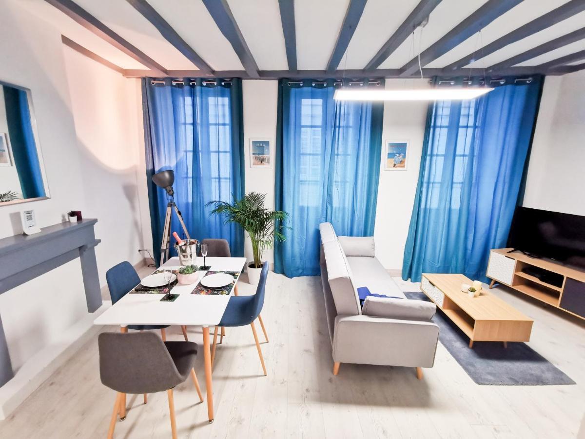 Appartement Ma Douce Charente - Superbe T3 Design et Fonctionnel - Hyper Centre à Saintes Esterno foto