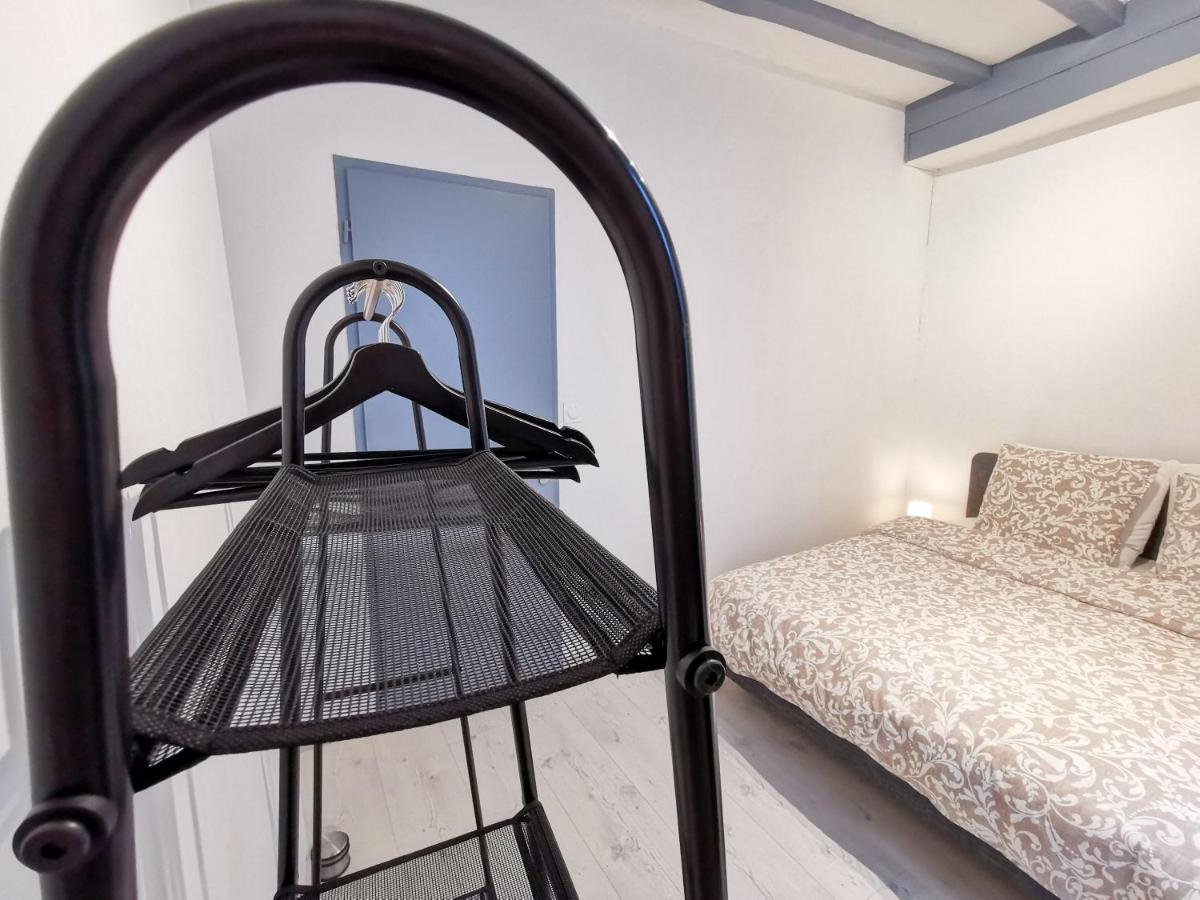Appartement Ma Douce Charente - Superbe T3 Design et Fonctionnel - Hyper Centre à Saintes Esterno foto