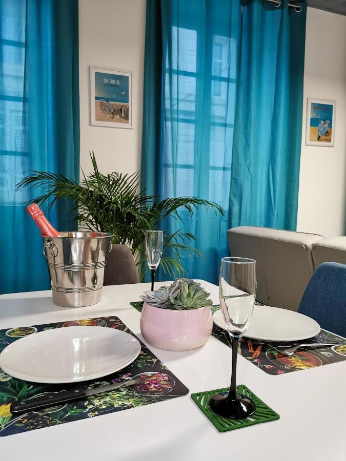 Appartement Ma Douce Charente - Superbe T3 Design et Fonctionnel - Hyper Centre à Saintes Esterno foto
