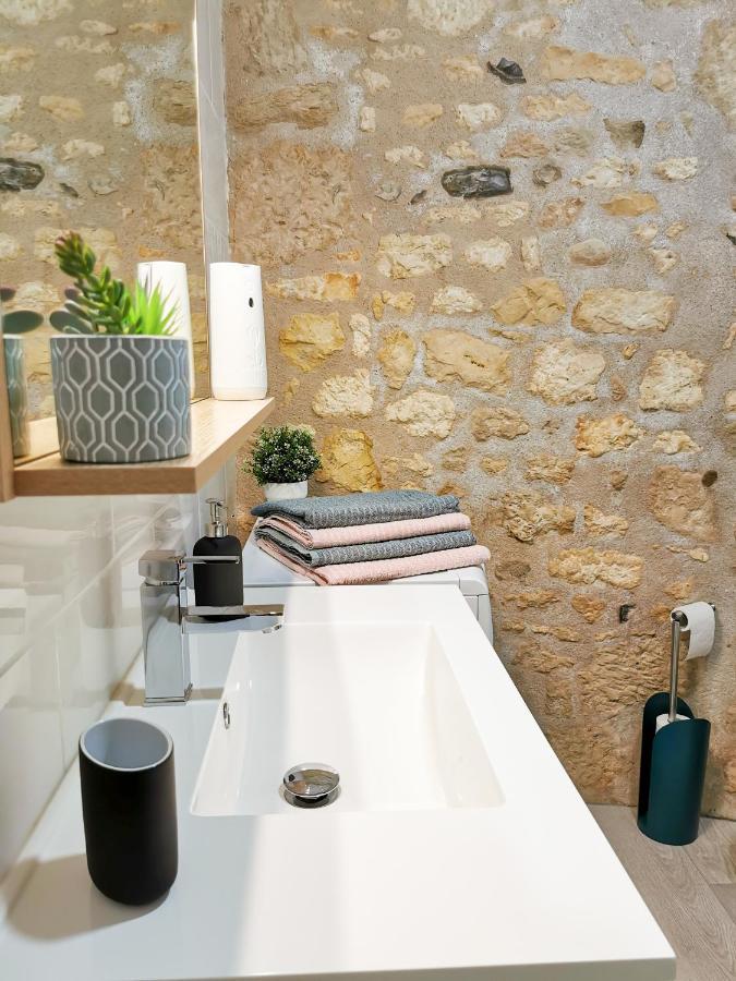 Appartement Ma Douce Charente - Superbe T3 Design et Fonctionnel - Hyper Centre à Saintes Esterno foto
