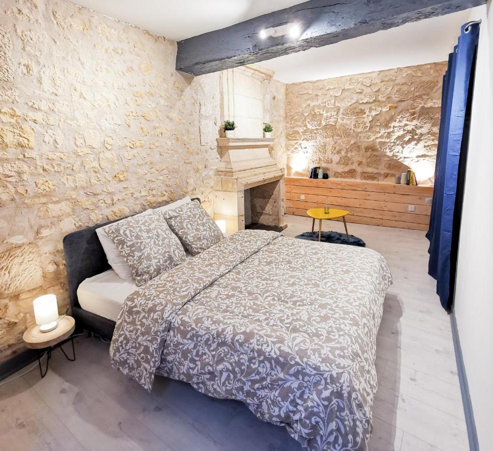 Appartement Ma Douce Charente - Superbe T3 Design et Fonctionnel - Hyper Centre à Saintes Esterno foto